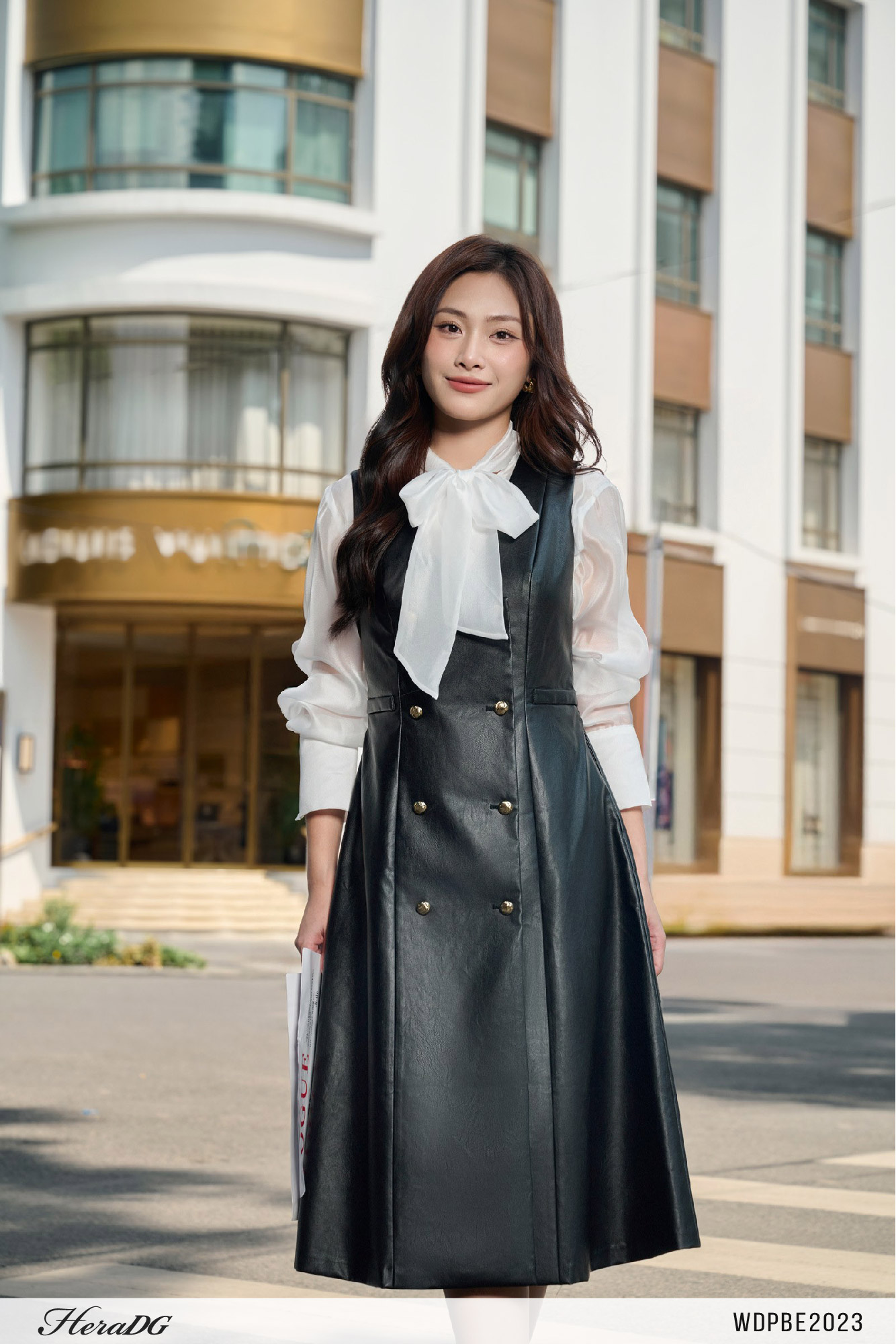 Ảnh của Đầm da dáng xòe sát nách